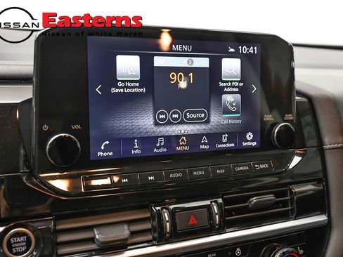 Used 2023 Nissan Pathfinder SL w/ Lighting Package (N92) AWD/4WD image 18
