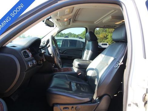 Used 2009 Chevrolet Tahoe LTZ AWD/4WD image 3