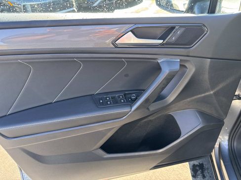 Certified 2023 Volkswagen Tiguan SE w/ Panoramic Sunroof Package image 15