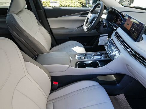 Certified 2026 INFINITI QX60 Pure w/ Cargo Package FWD image 15