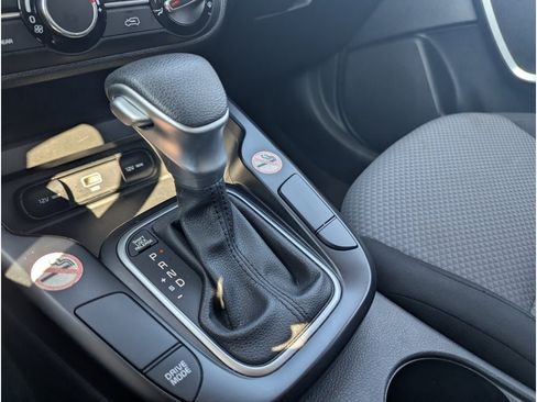 Used 2024 Kia Soul LX w/ Option Group 015 FWD image 18