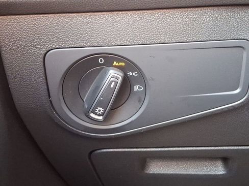 Used 2022 Volkswagen Tiguan SE R-Line image 24