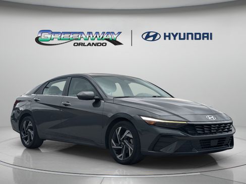 Used 2024 Hyundai Elantra SEL w/ Convenience Package FWD image 1