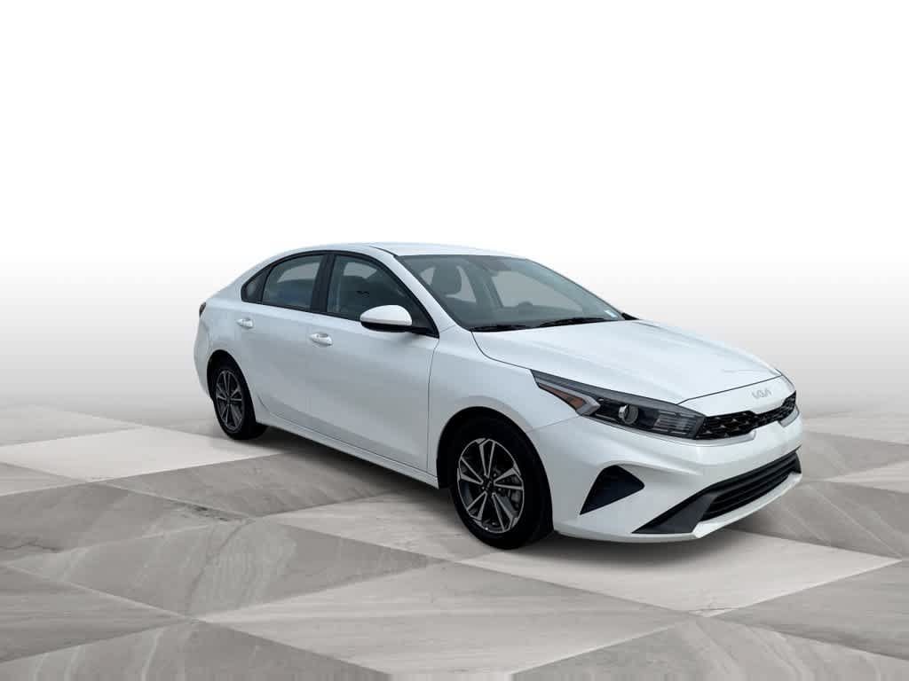 Used 2024 Kia Forte LXS FWD image 2