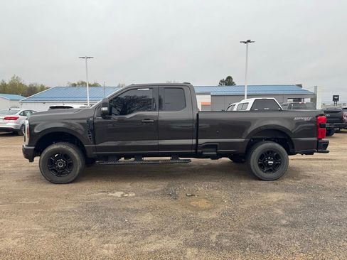 Used 2024 Ford F250 XLT w/ XLT Premium Package AWD/4WD image 2