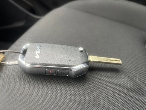 Used 2025 Kia Sportage LX FWD image 21