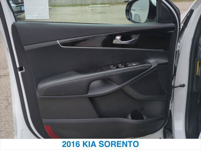 Used 2016 Kia Sorento LX FWD image 12