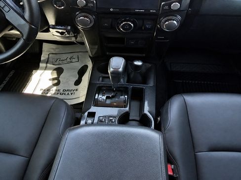 Used 2020 Toyota 4Runner TRD Off-Road Premium w/ Moonroof Package AWD/4WD image 23