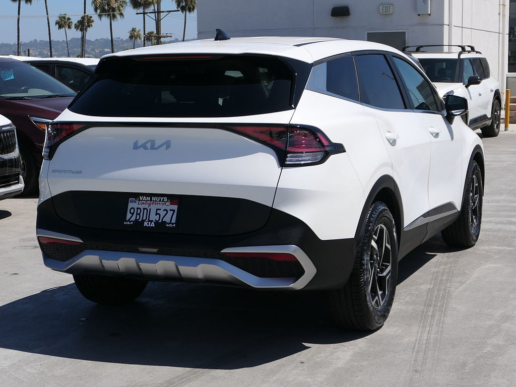 Used 2023 Kia Sportage LX FWD image 3