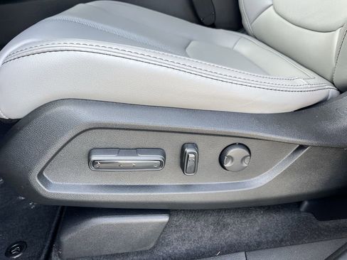 New 2025 Honda Pilot Touring image 11