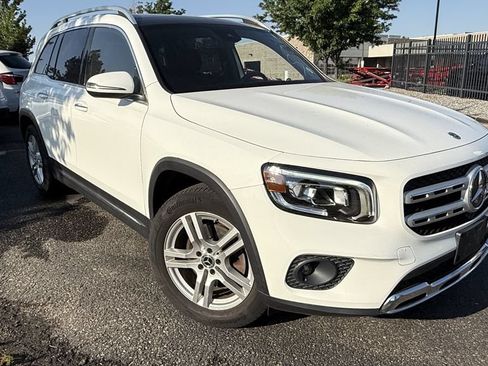 Used 2022 Mercedes-Benz GLB 250 4MATIC w/ Premium Package Lite image 1