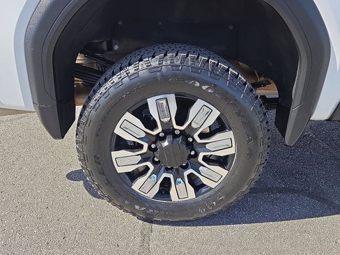 Used 2024 GMC Sierra 3500 Denali w/ Denali Reserve Package image 7