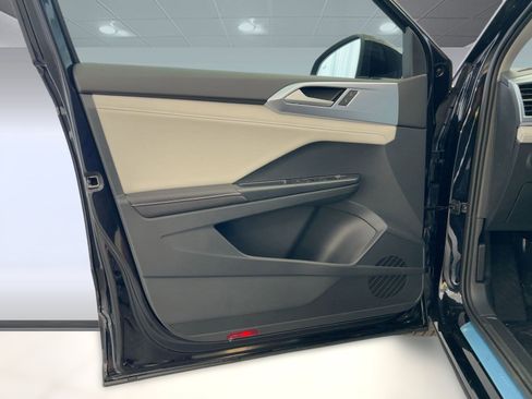 New 2026 Volkswagen Taos SE image 26