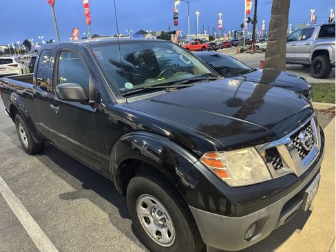 Used 2016 Nissan Frontier S image 2