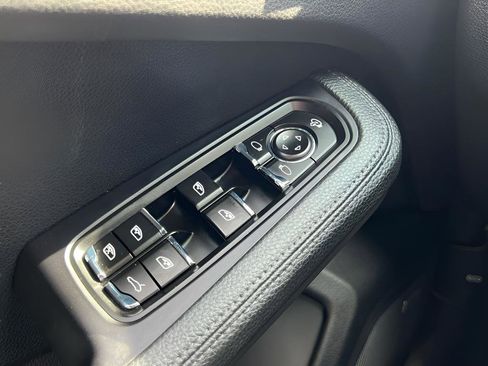 Used 2022 Porsche Macan AWD/4WD image 46