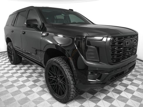 Used 2026 GMC Yukon Denali w/ Denali Reserve Package AWD/4WD image 3