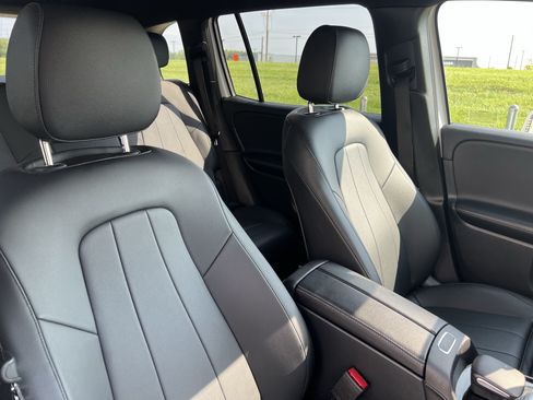 Certified 2022 Mercedes-Benz GLB 250 4MATIC image 35