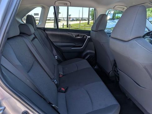 Used 2024 Toyota RAV4 XLE AWD/4WD image 28