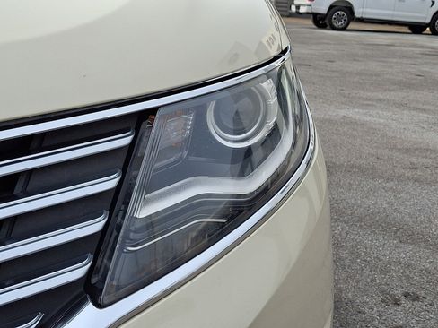 Used 2016 Lincoln MKX Reserve w/ Technology Package image 9