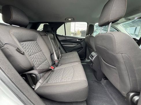 Used 2021 Chevrolet Equinox LT w/ Driver Convenience Package AWD/4WD image 17