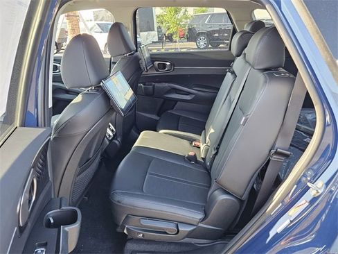 New 2025 Kia Sorento S image 5