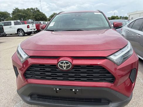 Used 2025 Toyota RAV4 XLE w/ Convenience Package AWD/4WD image 2