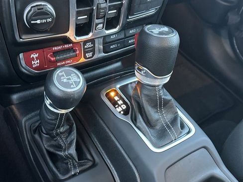 Certified 2025 Jeep Wrangler Unlimited Rubicon 4xe w/ Safety Group image 33