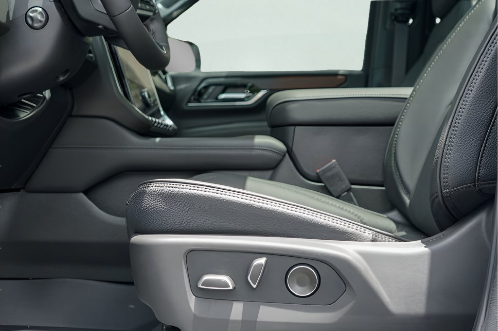 New 2026 GMC Yukon Denali w/ Denali Reserve Package AWD/4WD image 18