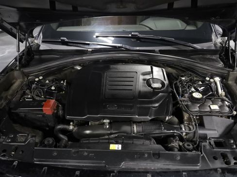 Used 2019 Land Rover Range Rover Velar R-Dynamic SE AWD/4WD image 36