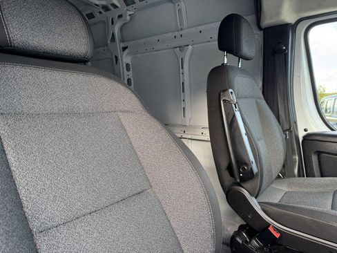 Used 2024 RAM ProMaster 2500 w/ Safety Group image 9
