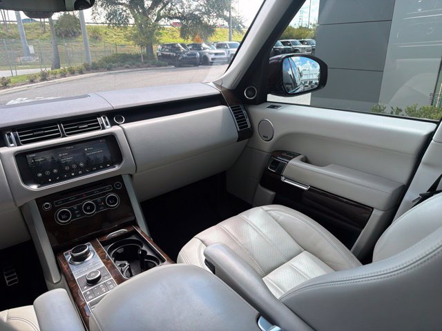 Used 2017 Land Rover Range Rover Supercharged AWD/4WD image 10