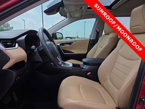 Used 2024 Toyota RAV4 XLE Premium AWD/4WD image 15