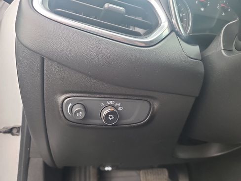 Used 2021 Chevrolet Equinox LT image 20