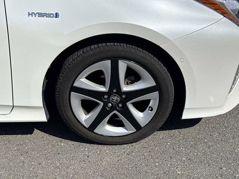 Used 2018 Toyota Prius Four Touring w/ Premium Convenience Package image 7