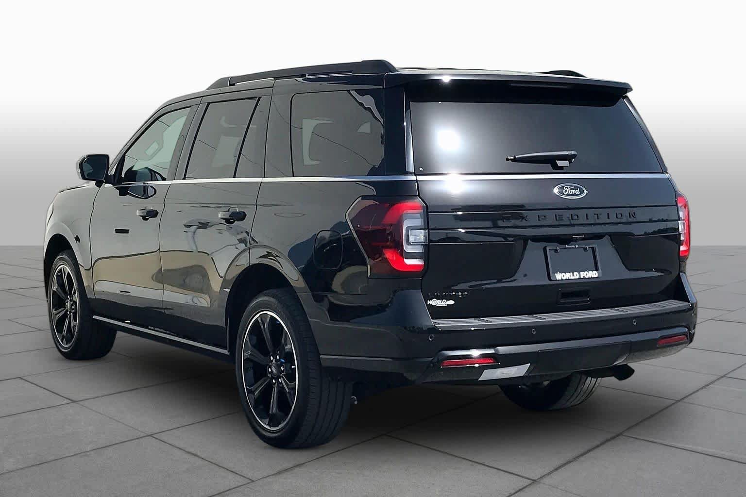 Used 2023 Ford Expedition Limited RWD image 12