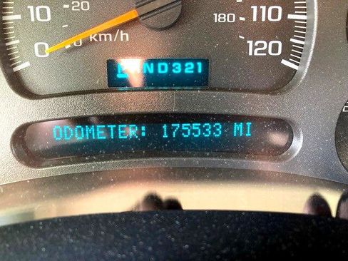 Used 2004 GMC Yukon XL SLT w/ Preferred Equipment Group image 15