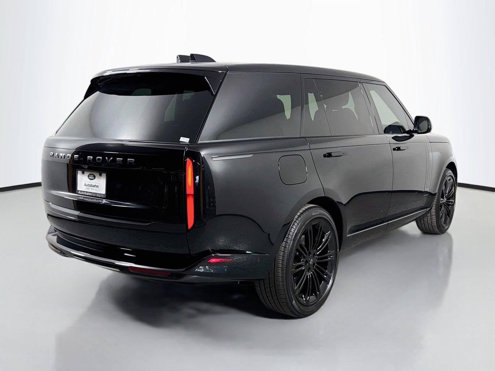 New 2027 Land Rover Range Rover Long Wheelbase SE AWD/4WD image 5