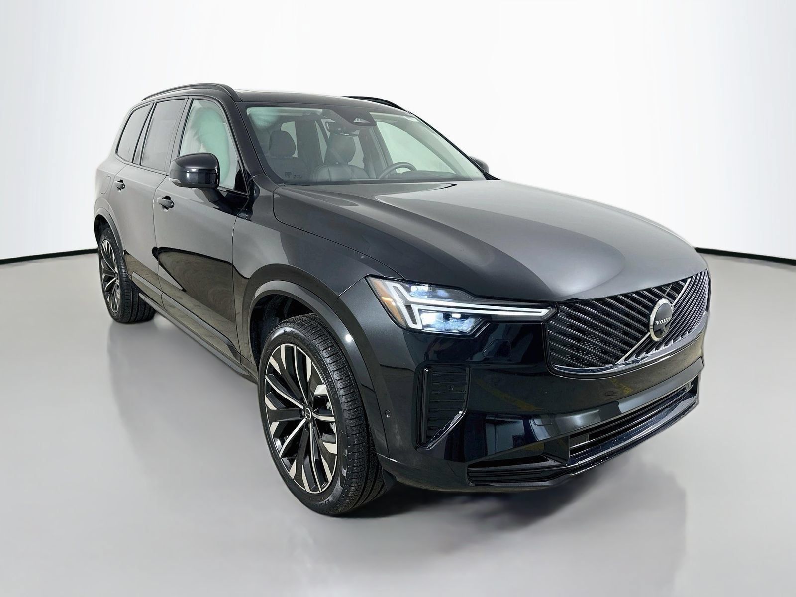 Used 2026 Volvo XC90 B6 Ultra AWD/4WD image 3