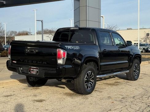 Used 2022 Toyota Tacoma TRD Sport w/ TRD Premium Sport Package image 3