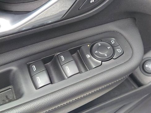 Used 2022 GMC Terrain SLE w/ Driver Convenience Package image 21