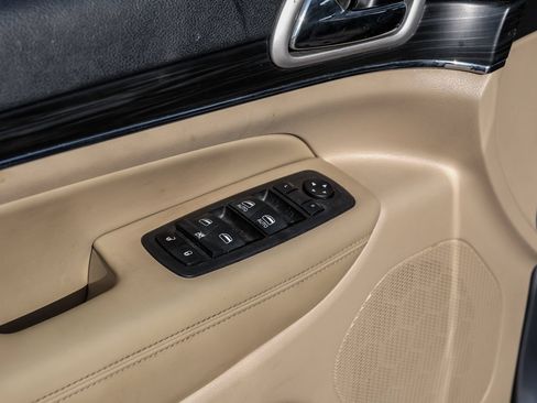 Used 2020 Jeep Grand Cherokee Limited w/ Luxury Group II RWD image 49