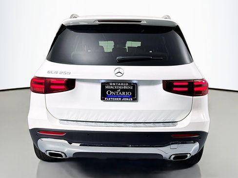 New 2025 Mercedes-Benz GLB 250 image 3