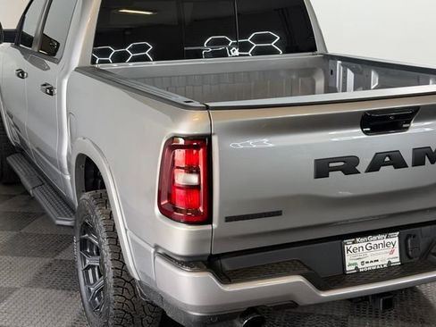 Used 2025 RAM 1500 Big Horn AWD/4WD image 9