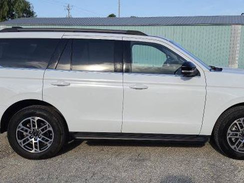 Certified 2025 Ford Expedition Active AWD/4WD image 5