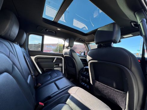 Used 2024 Land Rover Defender 130 X-Dynamic SE image 27