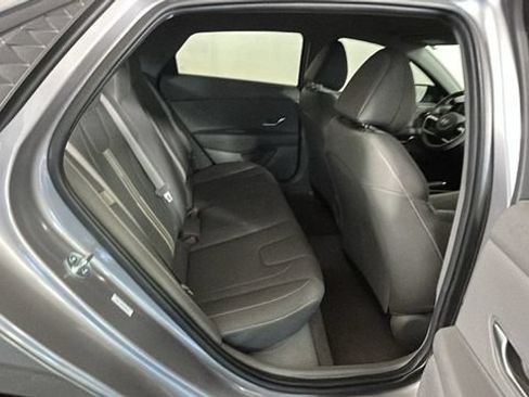 Used 2025 Hyundai Elantra Sport FWD image 29