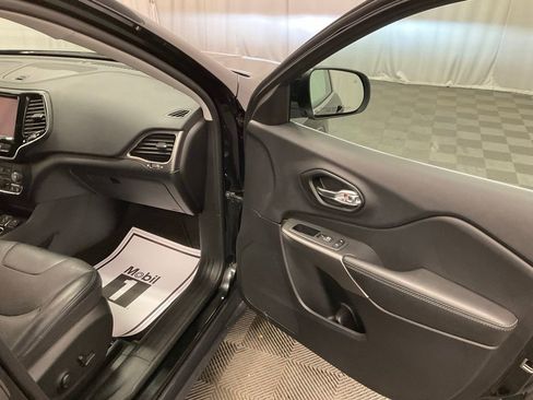 Used 2022 Jeep Cherokee Limited image 24