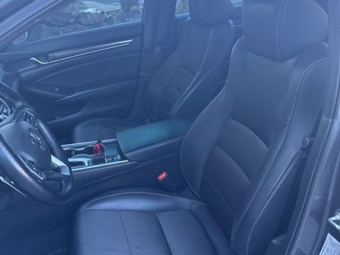 Used 2018 Honda Accord Sport image 6