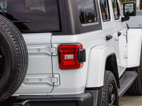 Used 2023 Jeep Wrangler Unlimited Sahara AWD/4WD image 10