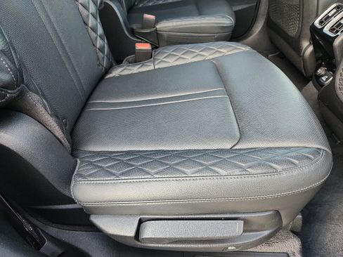 Used 2023 Kia Sorento SX image 31